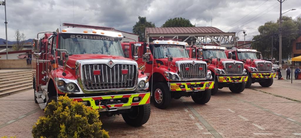 Bomberos Bogotá presenta sus cuatro nuevas máquinas