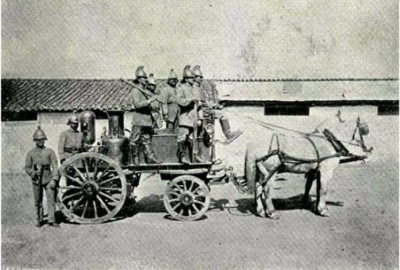 Primer carro de bomberos
