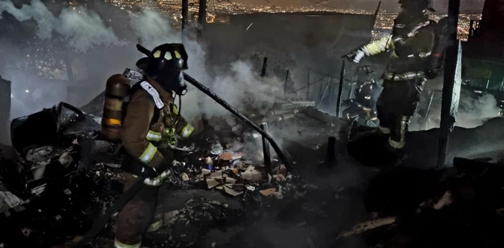 Bomberos controlan incendio estructural 