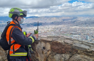 Disfrute de los cerros y montañas de la ciudad sin poner en riesgo su integridad ni la de los suyos. 